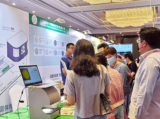 Foodmate Candy and customers 2